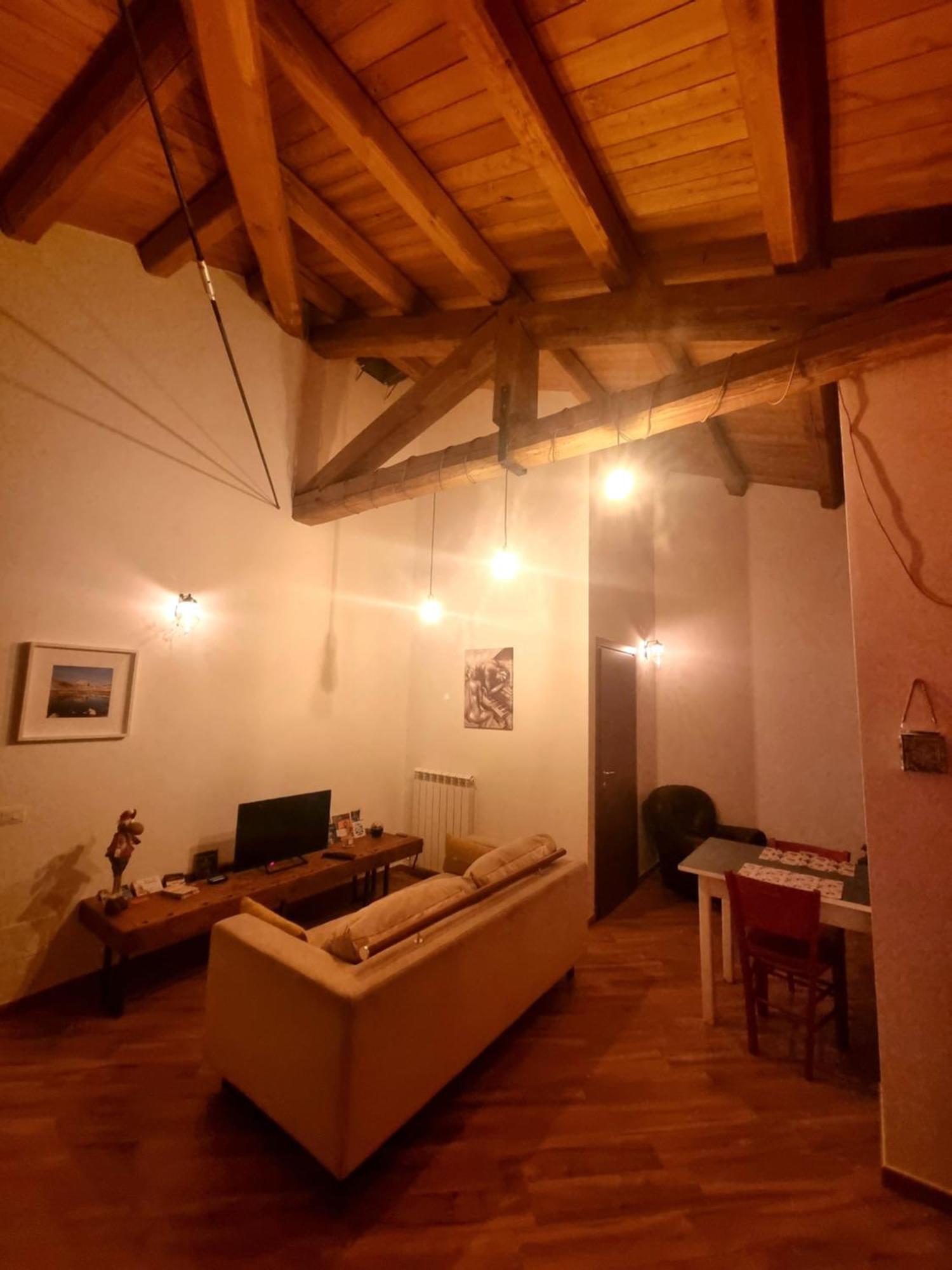 Civico16 Appartamento LʼAquila Exteriör bild